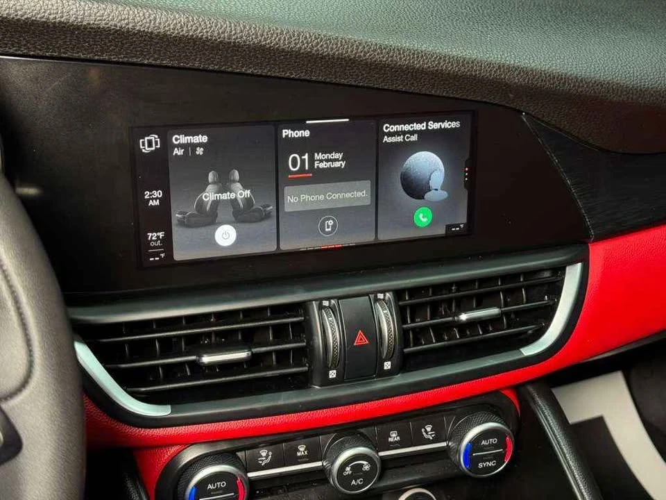 2020 Alfa Romeo Giulia - Image 7 of 20