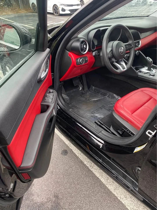 2020 Alfa Romeo Giulia - Image 4 of 8