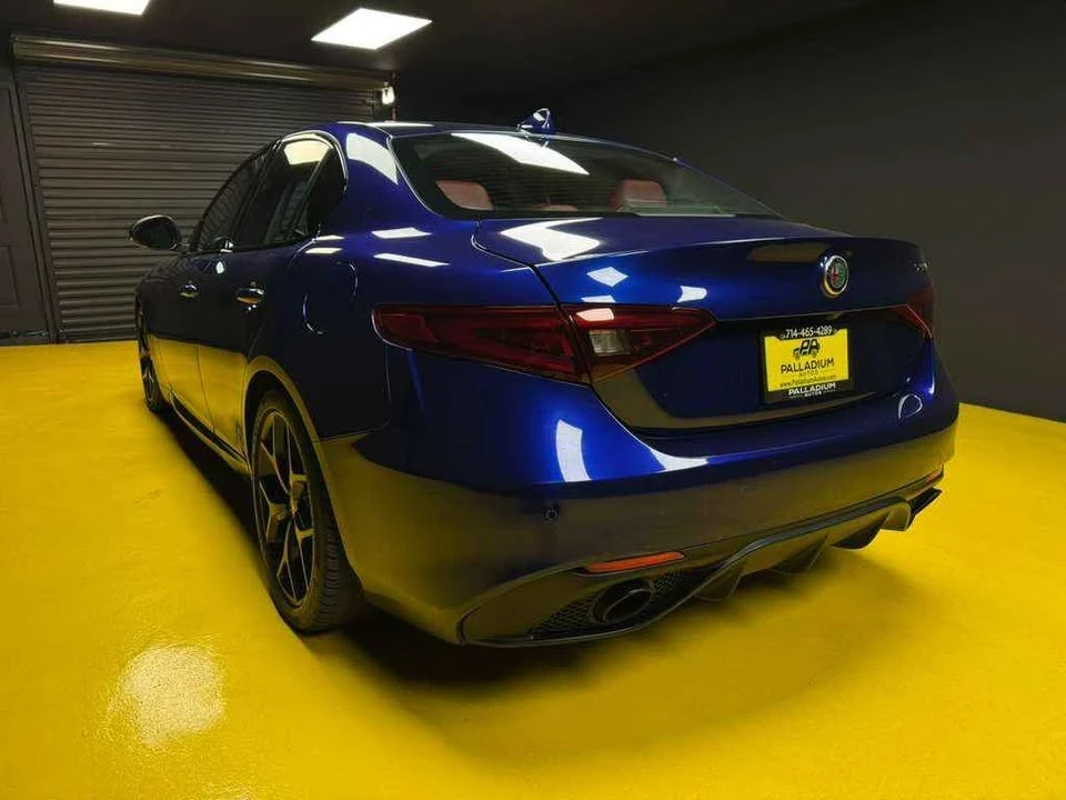 2020 Alfa Romeo Giulia - Image 19 of 20
