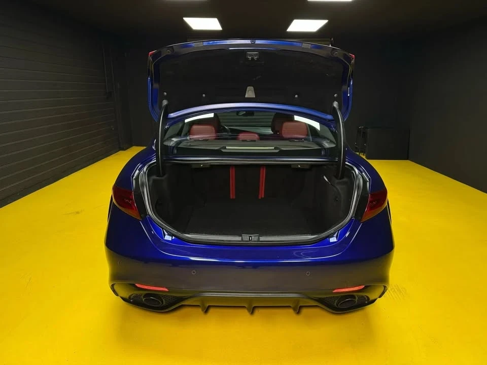2020 Alfa Romeo Giulia - Image 7 of 20