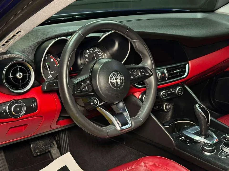 2020 Alfa Romeo Giulia - Image 5 of 20