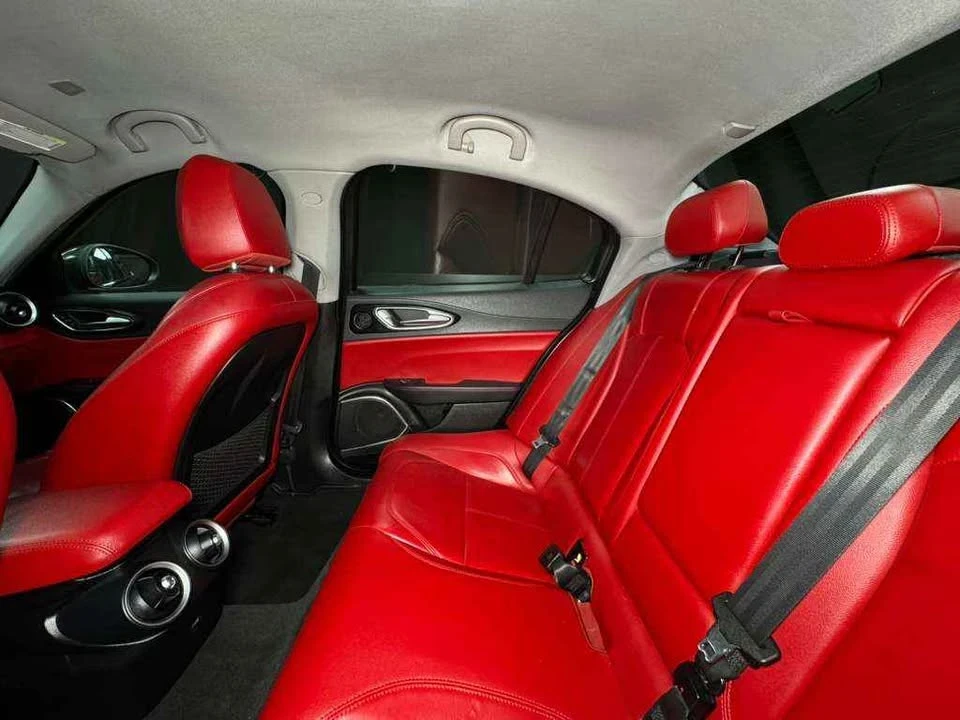 2020 Alfa Romeo Giulia - Image 13 of 20
