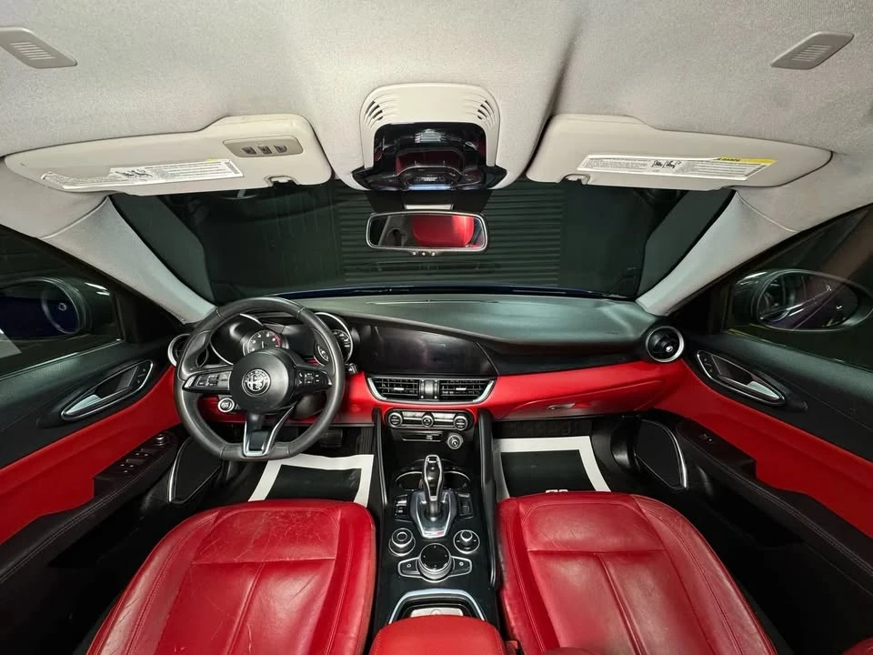 2020 Alfa Romeo Giulia - Image 9 of 20
