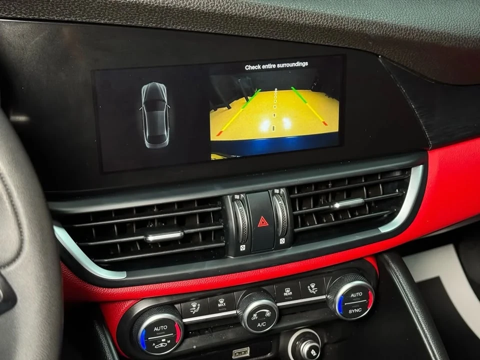 2020 Alfa Romeo Giulia - Image 13 of 20