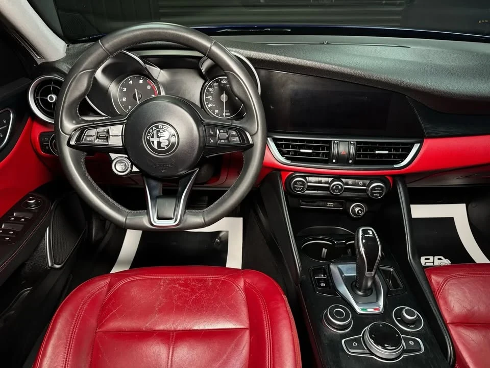 2020 Alfa Romeo Giulia - Image 10 of 20