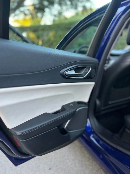 2020 Alfa Romeo Giulia - Image 8 of 11