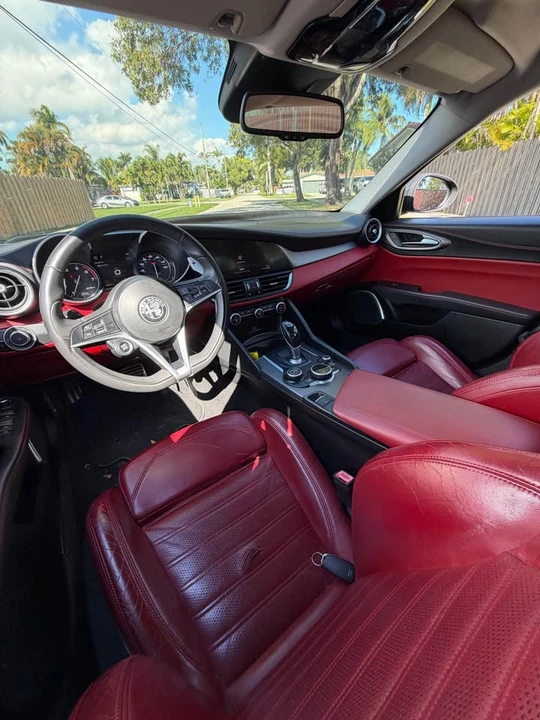 2020 Alfa Romeo Giulia - Image 7 of 10