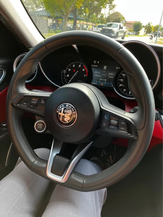 2020 Alfa Romeo Giulia - Image 14 of 16