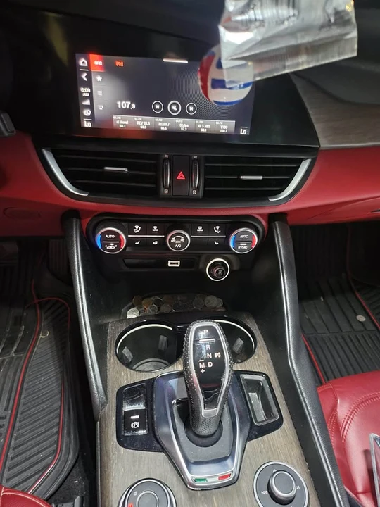 2020 Alfa Romeo Giulia - Image 9 of 10