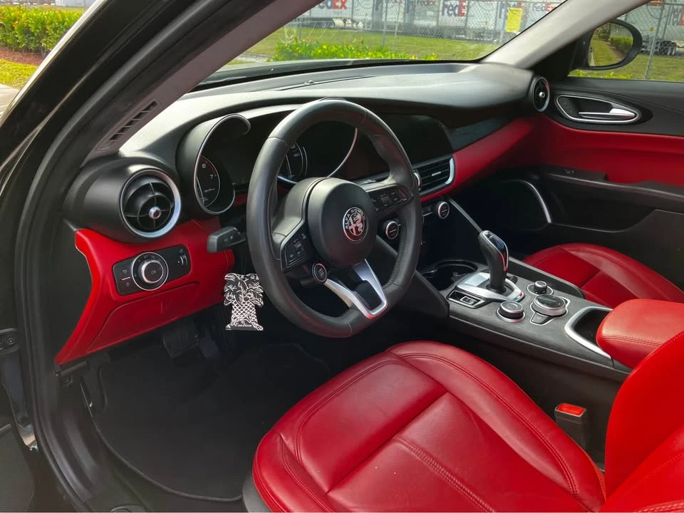 2020 Alfa Romeo Giulia - Image 8 of 16