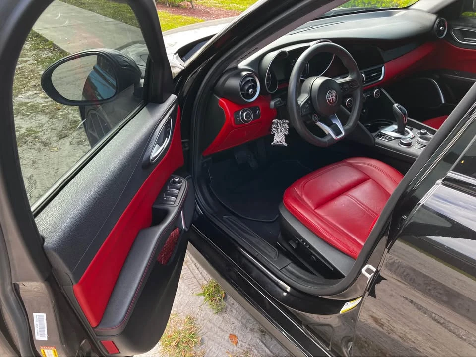2020 Alfa Romeo Giulia - Image 13 of 16