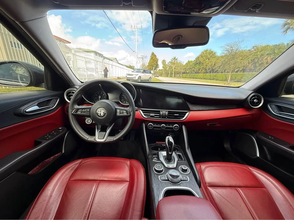 2020 Alfa Romeo Giulia - Image 5 of 10