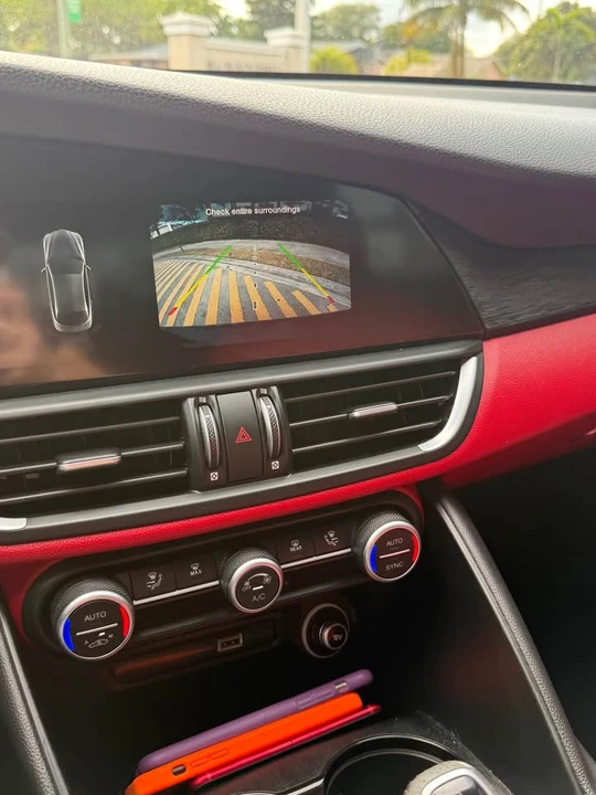 2020 Alfa Romeo Giulia - Image 7 of 10