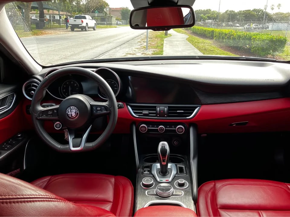 2020 Alfa Romeo Giulia - Image 7 of 16