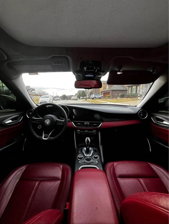 2020 Alfa Romeo Giulia - Image 11 of 13