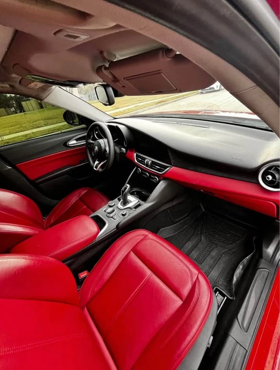 2020 Alfa Romeo Giulia - Image 12 of 13
