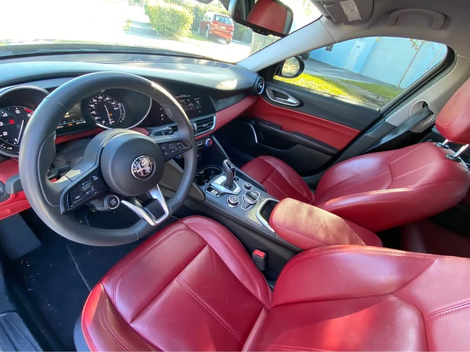 2020 Alfa Romeo Giulia - Image 10 of 10