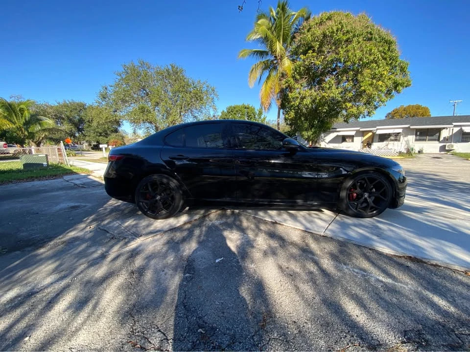 2020 Alfa Romeo Giulia - Image 4 of 10