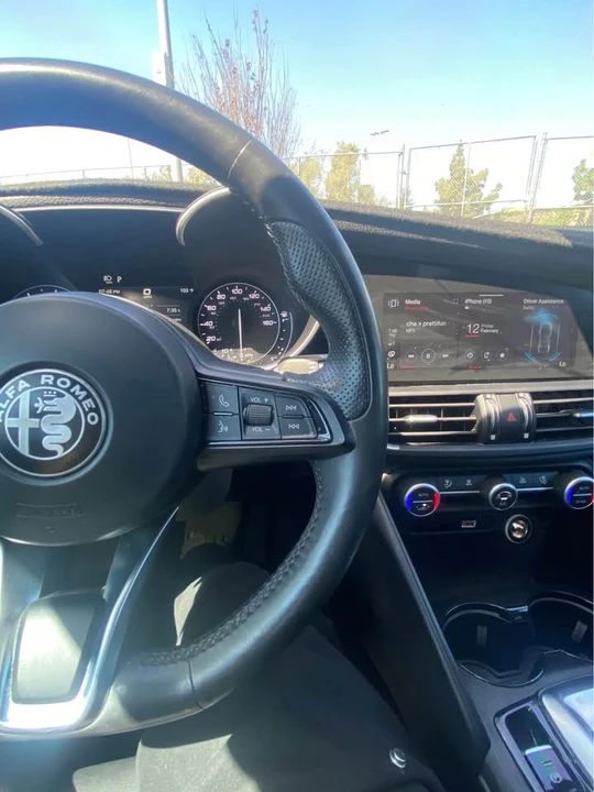 2020 Alfa Romeo Giulia - Image 4 of 10