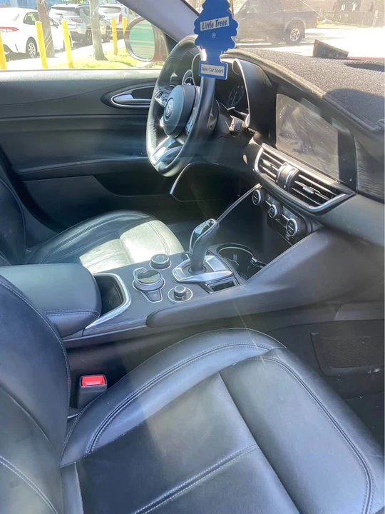2020 Alfa Romeo Giulia - Image 7 of 10