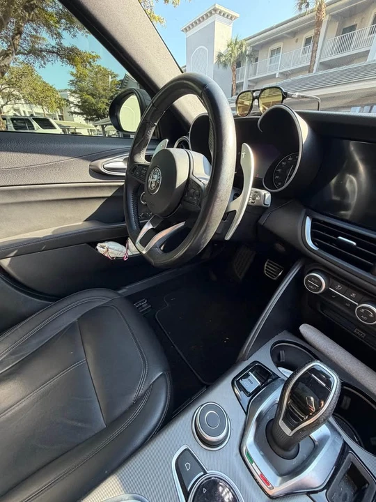 2020 Alfa Romeo Giulia - Image 10 of 11