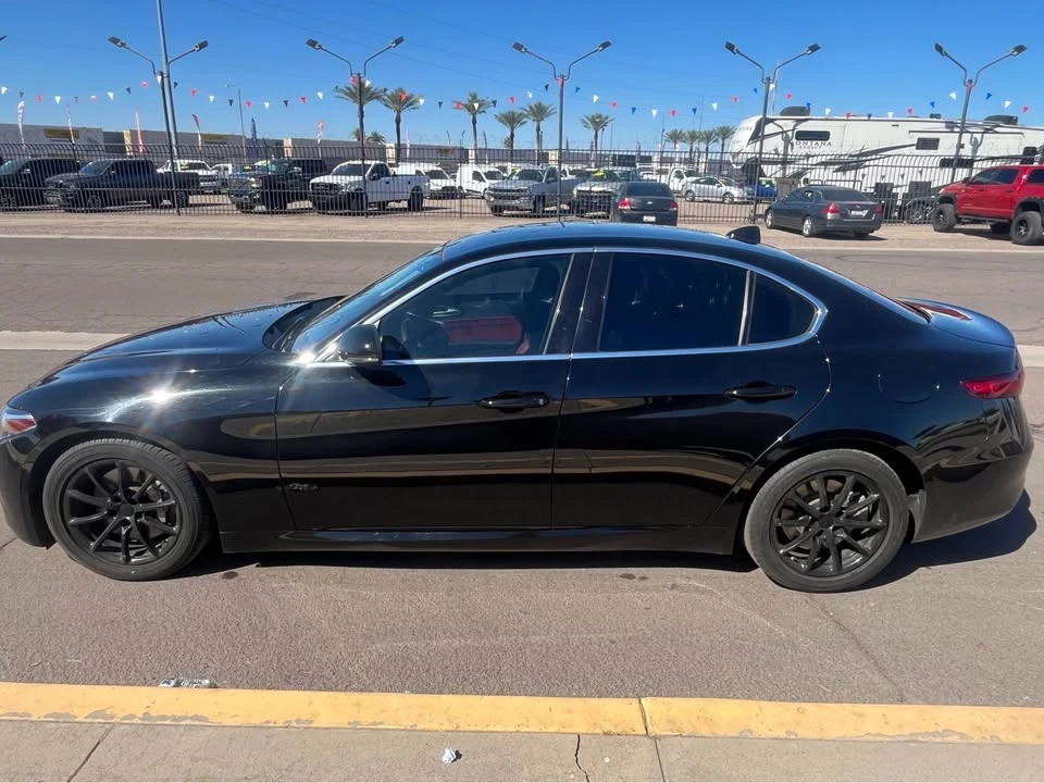2020 Alfa Romeo Giulia - Image 4 of 13
