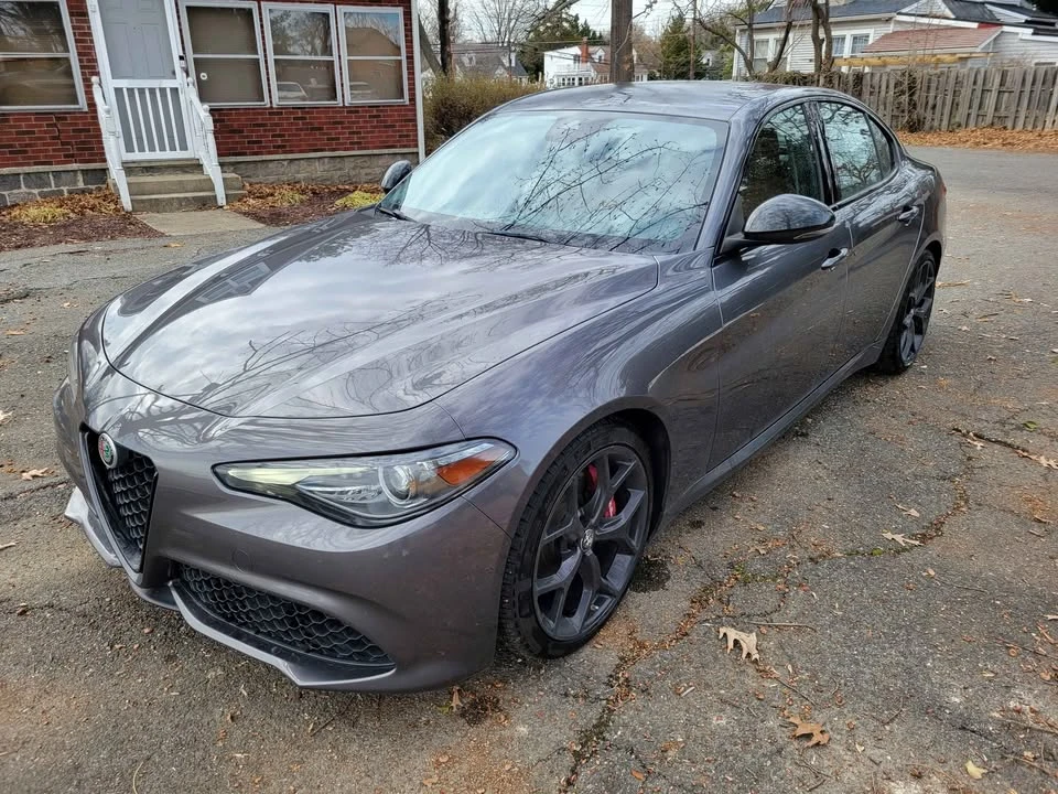 2020 Alfa Romeo Giulia - Image 5 of 12