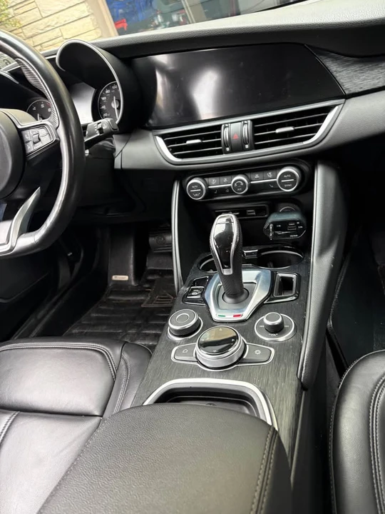 2020 Alfa Romeo Giulia - Image 4 of 6