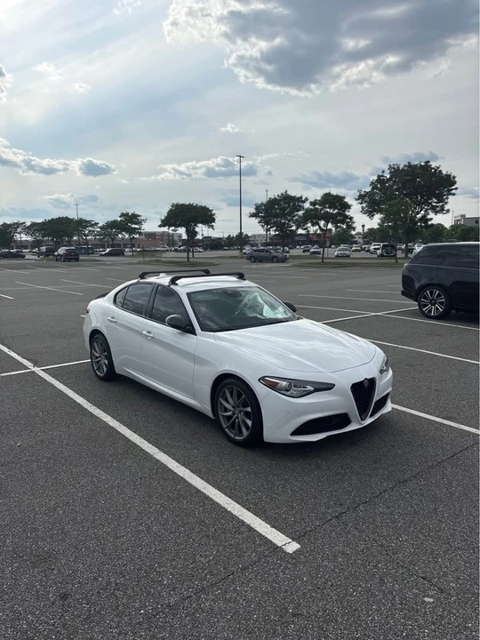 2020 Alfa Romeo Giulia - Image 5 of 6