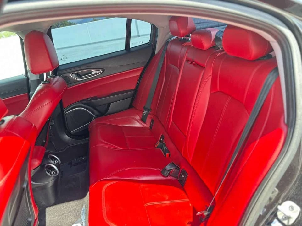 2020 Alfa Romeo Giulia - Image 11 of 13