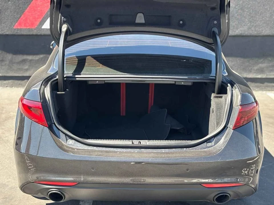 2020 Alfa Romeo Giulia - Image 6 of 13