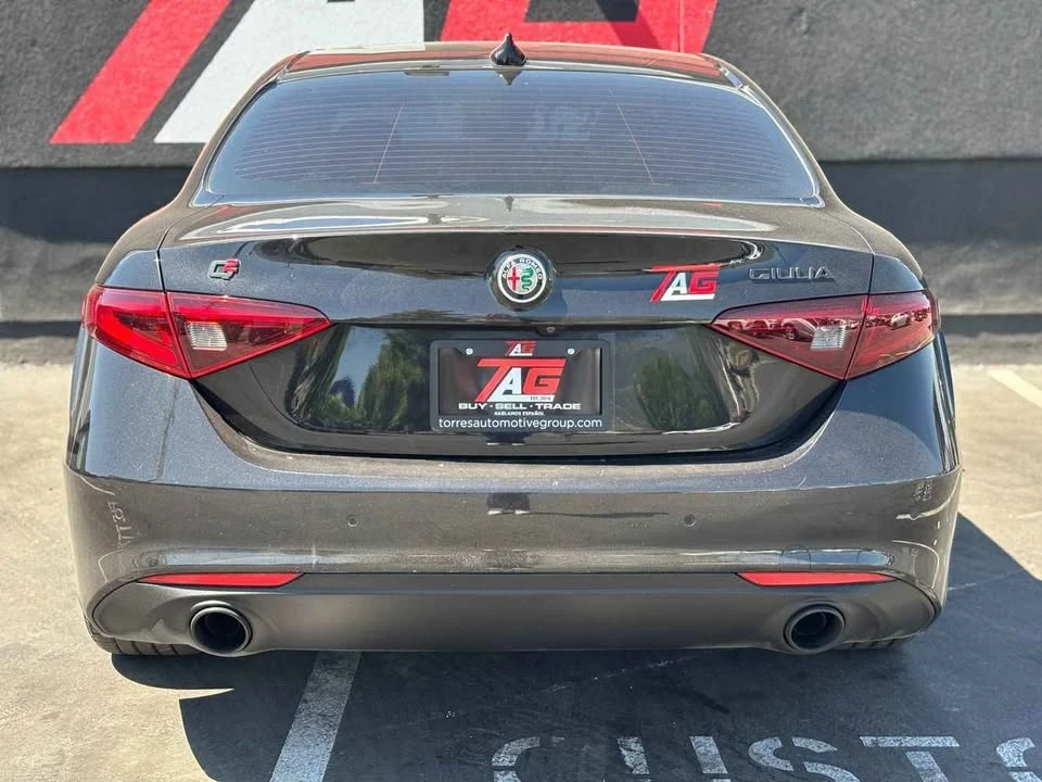 2020 Alfa Romeo Giulia - Image 5 of 13