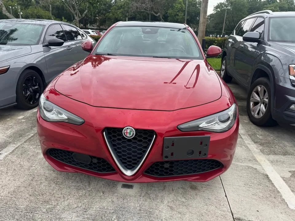 2020 Alfa Romeo Giulia - Image 2 of 3