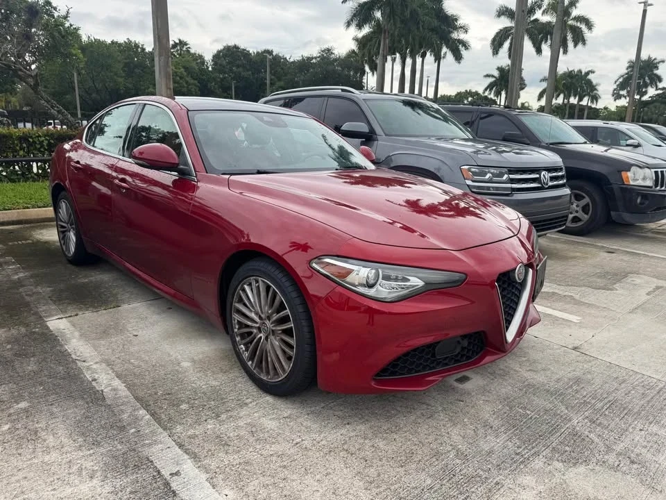 2020 Alfa Romeo Giulia - Image 3 of 3