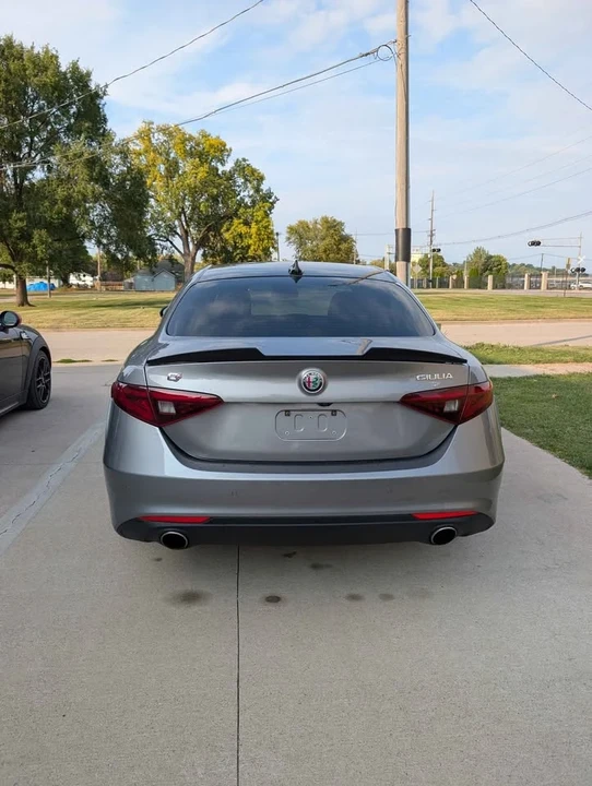 2020 Alfa Romeo Giulia - Image 5 of 10