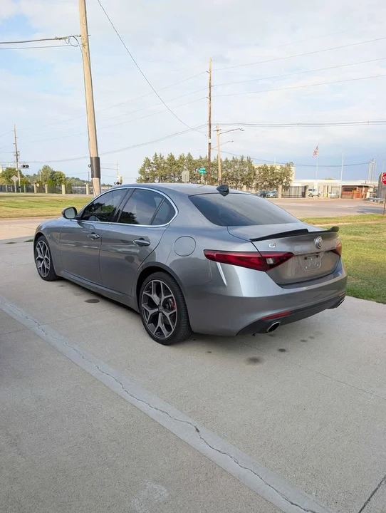 2020 Alfa Romeo Giulia - Image 4 of 10
