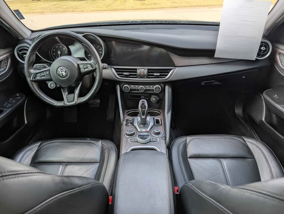 2020 Alfa Romeo Giulia - Image 5 of 8