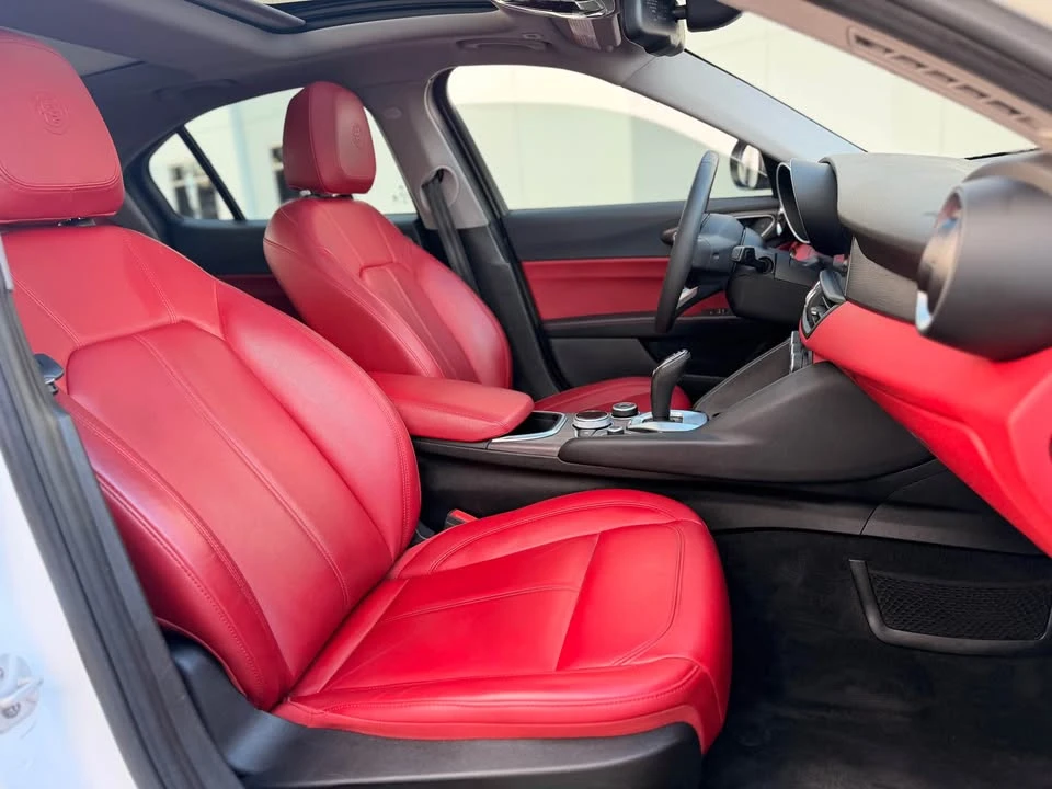 2020 Alfa Romeo Giulia - Image 10 of 19