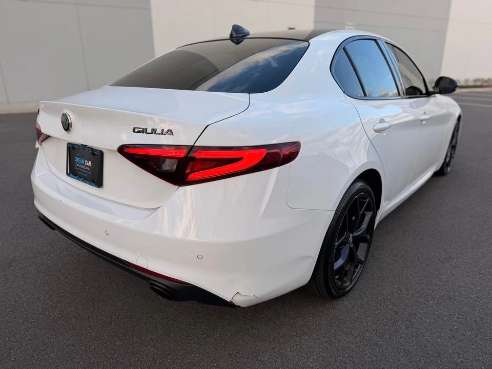 2020 Alfa Romeo Giulia - Image 5 of 19