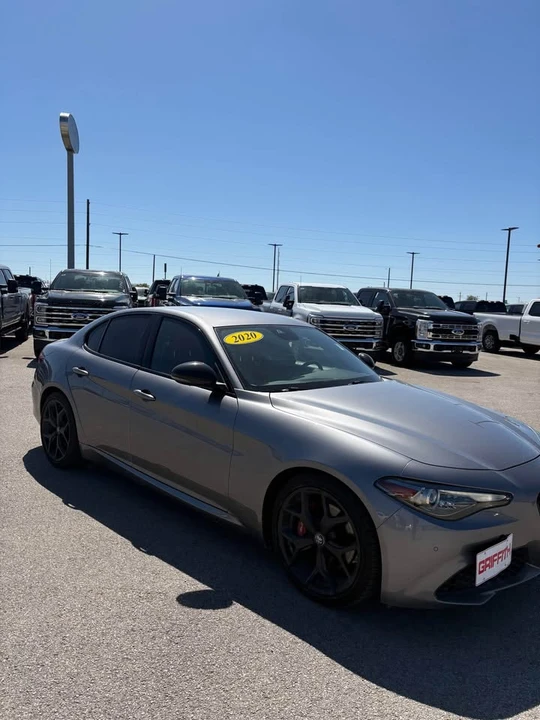 2020 Alfa Romeo Giulia - Image 5 of 12