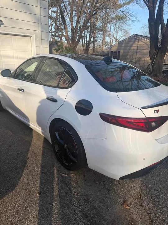 2020 Alfa Romeo Giulia - Image 5 of 14