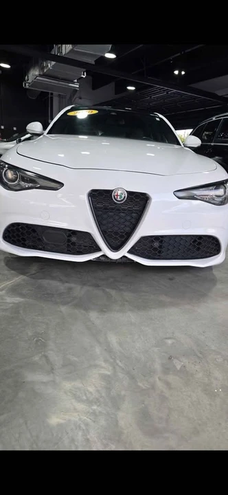 2020 Alfa Romeo Giulia - Image 5 of 5