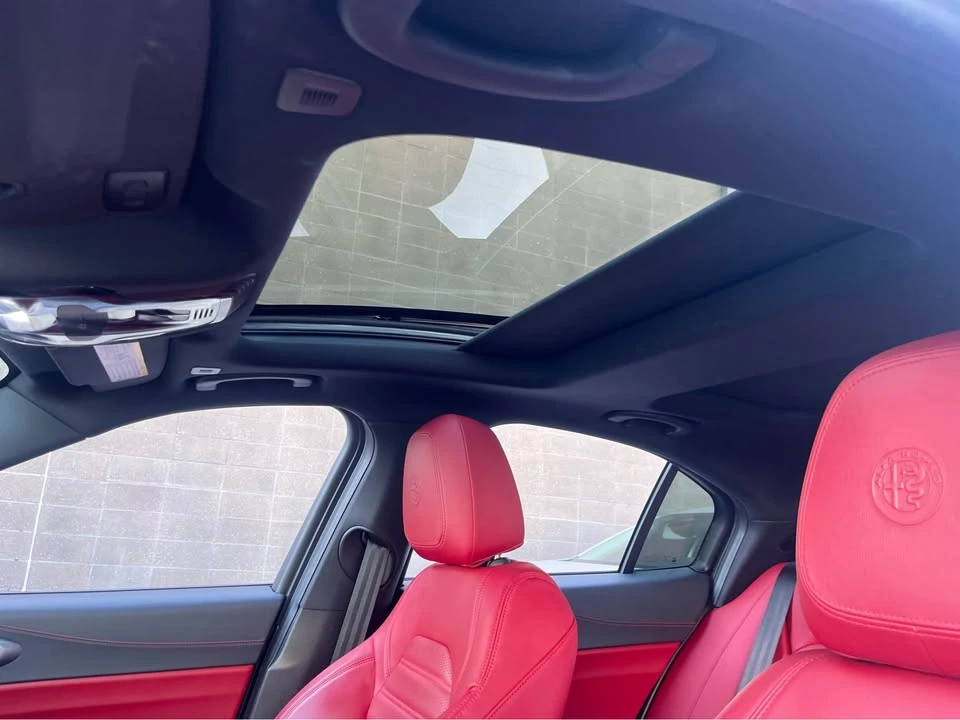 2020 Alfa Romeo Giulia - Image 11 of 16