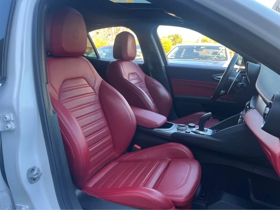 2020 Alfa Romeo Giulia - Image 8 of 16