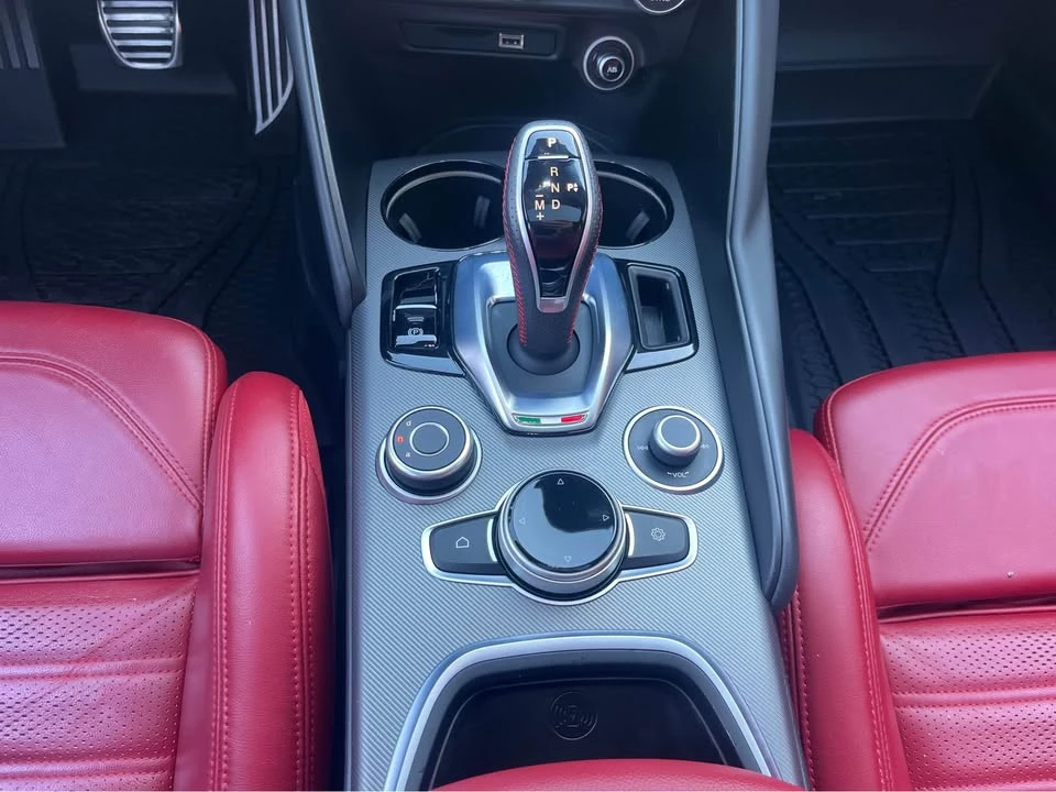 2020 Alfa Romeo Giulia - Image 14 of 16
