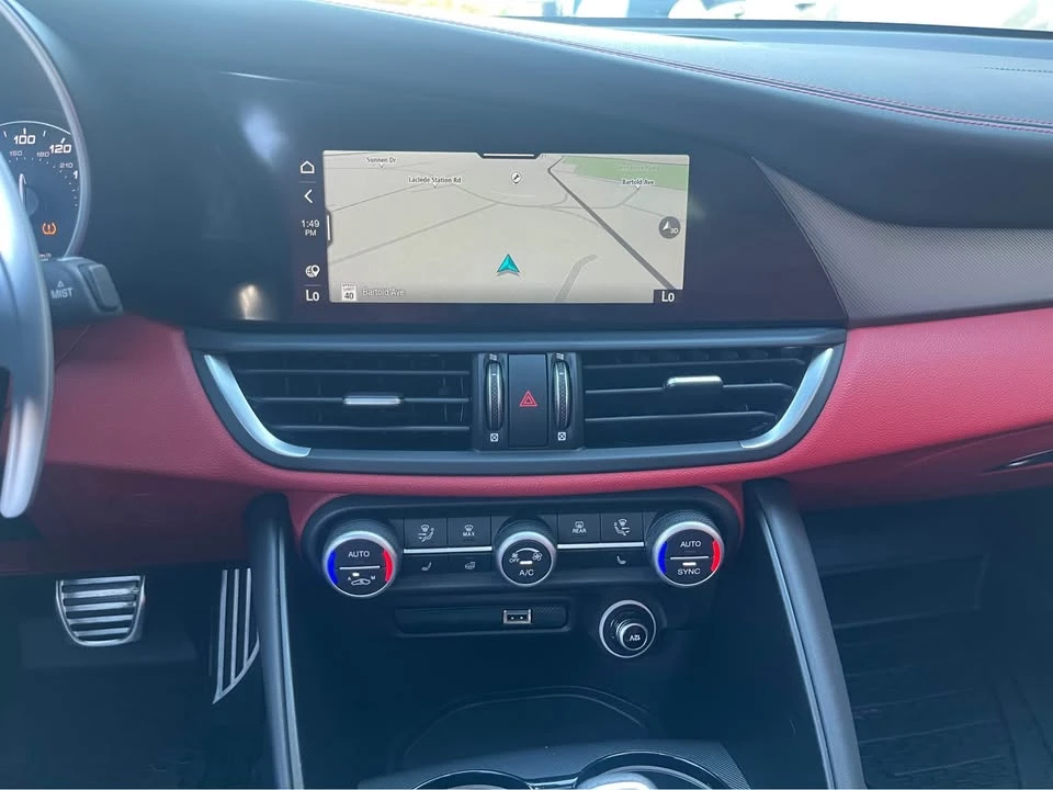 2020 Alfa Romeo Giulia - Image 13 of 16