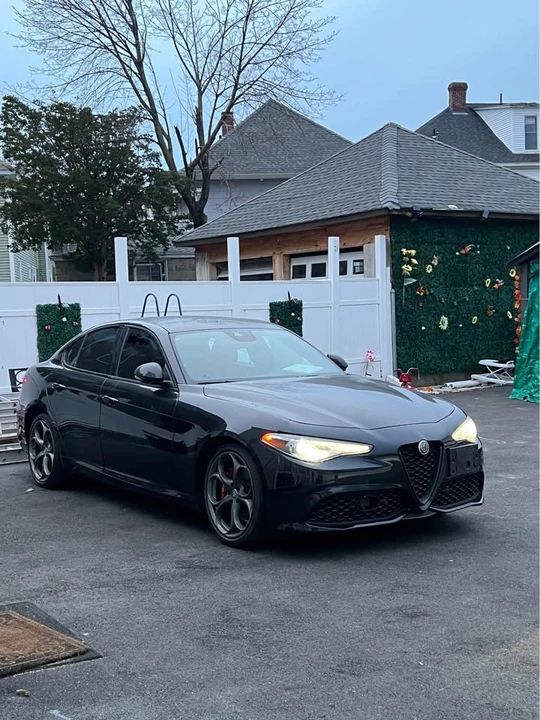 2020 Alfa Romeo Giulia - Image 4 of 5