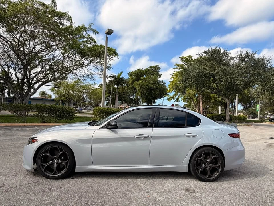 2020 Alfa Romeo Giulia - Image 8 of 12