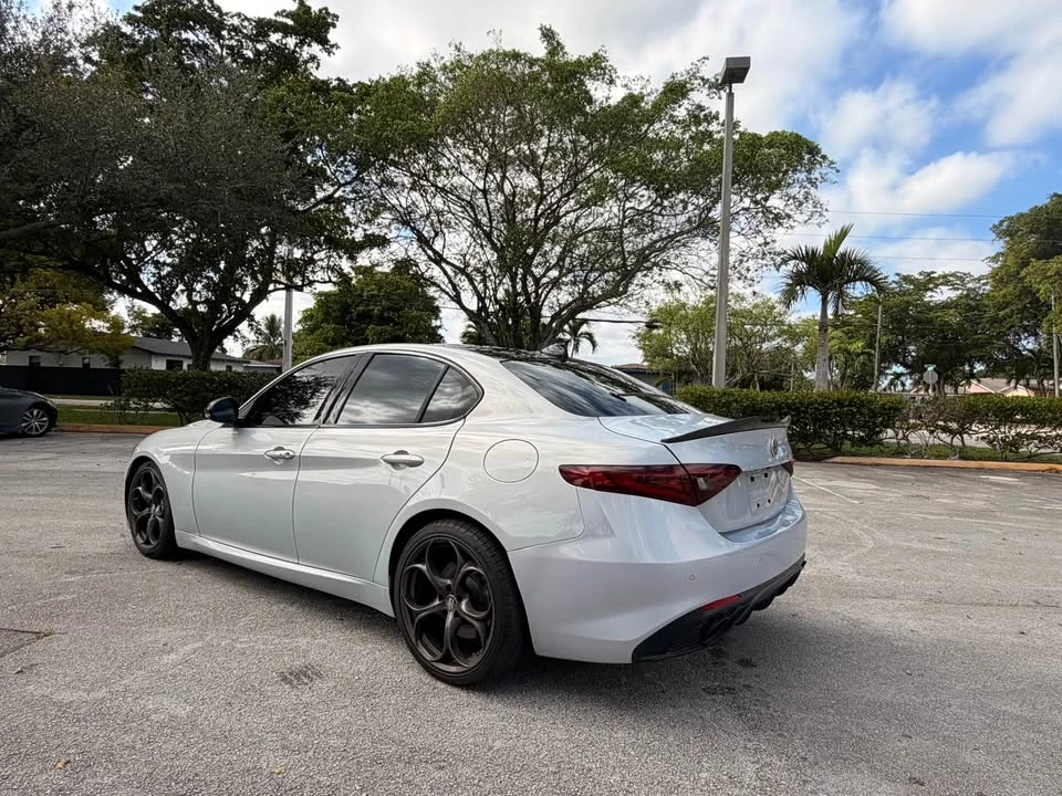 2020 Alfa Romeo Giulia - Image 7 of 12