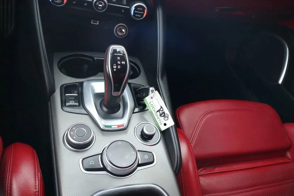 2020 Alfa Romeo Giulia - Image 8 of 13